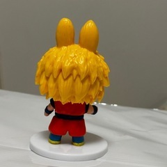 ラブブのコラボフィギュアの画像