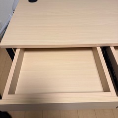 PCデスクの画像