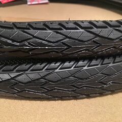 新品　MTB用タイヤ2本セット、街乗り用にピッタリ　マコシャーク MAKO SHARK 26×1.90 H-5113（A)の画像