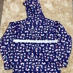 ニューバランス　マウンテンパーカーの画像