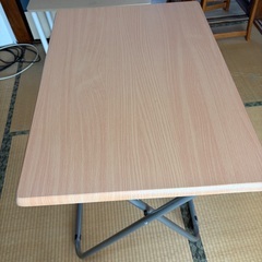 折りたたみデスク＆チェアセットの画像