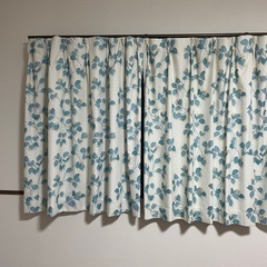 カーテンの画像
