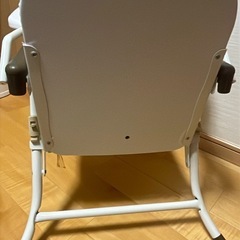 西松屋　子供椅子　テーブル付きの画像