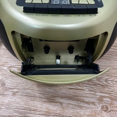 aiwa ポータブルCDカセットプレーヤー ゴールドの画像