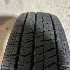 売り切り 175 65 R14 ブリジストン　VRX２ スタッドレス　冬タイヤ　2024年製造　8部山　中古タイヤ　の画像