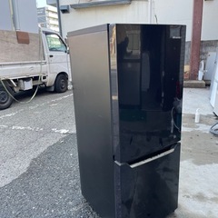 北九州市内配送無料　保証付き HR-D15AB 冷蔵庫 パールブラック [150L /2ドア /右開きタイプ] の画像