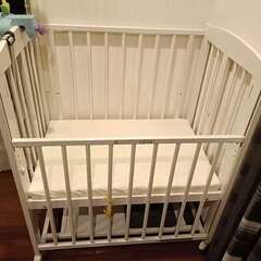 木製ベビーベッド ミニサイズ 男女兼用の画像