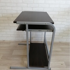 パソコンデスクの画像