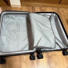 サムソナイト　スーツケースの画像
