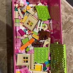 マグフォーマーとレゴブロックの画像