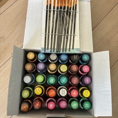 【アクリル絵の具　３０色】
の画像