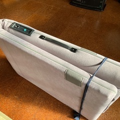 折りたたみ式マッサージベッドの画像