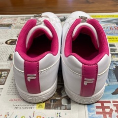 【今月中限定500円引き】25センチ FILA スニーカー レディースの画像