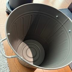 IKEA KNODD クノッドドラム缶 ゴミ箱 グレー
の画像