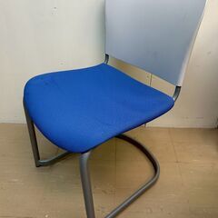 オフィスチェア　青　500円／脚の画像