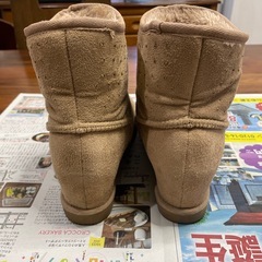 【お話中】LLサイズ Lee  ムートンブーツ インヒールの画像