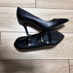 TIGER OF SWEDEN｜黒色ポインテッドトゥパンプスの画像