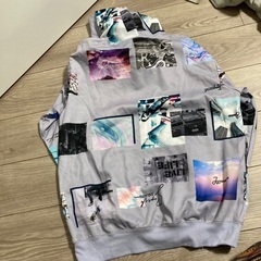 ブランドデザインパーカーLサイズの画像