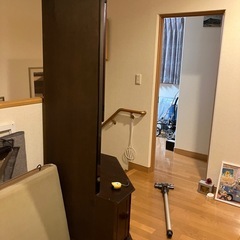 角に置くテレビ台の画像