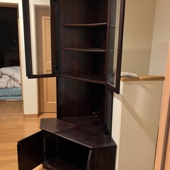 角に置くテレビ台の画像