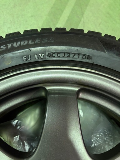 スタッドレスタイヤ　195/50R16