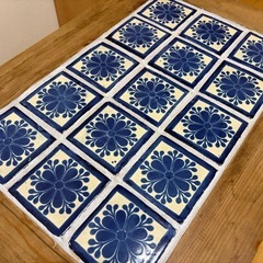 メキシコ製タイルトップ センターテーブル／ローテーブルの画像
