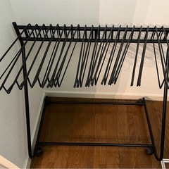 ズボンラック　スラックスハンガー　黒　20本掛けの画像