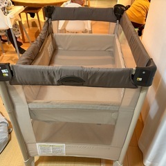 アップリカ　ココネルエアー　ベビーベッド(マットレス付き)の画像