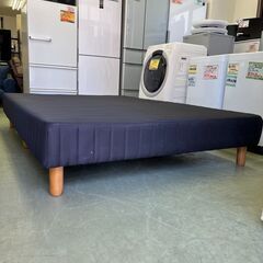 【リサイクルショップ ピカソ 小松原】🛏️✨💥幅約140㎝ブラック脚付き✨ダブルサイズボトムベッド💥✨🛏️★2369★の画像