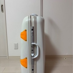 キャリーケース の画像
