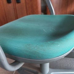 事務用椅子の画像