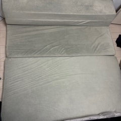 グレーソファベッドの画像