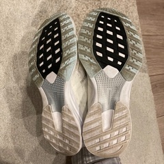 アディダス🔴スニーカー👟23.5.の画像