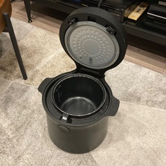 22年製🔴炊飯器圧力鍋の画像