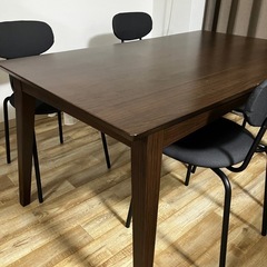 ダイニングテーブル（椅子なし・こたつ布団付き ）の画像