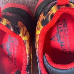 キッズスニーカーの画像