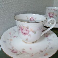 新品未使用３客ノリタケ　カップ＆ソーサー花柄金彩ピンクローズ3個セットの画像