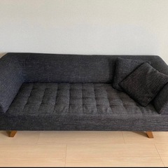 3人掛け絶妙カーブ設計 LOWYA 三人掛けソファーの画像