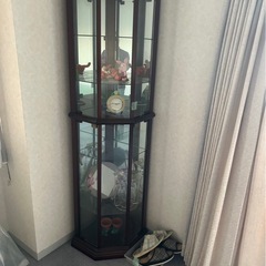 ガラスのショーケースフィギュアなどの画像