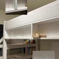 【お譲り先確定しました】ロフトベッド　木製　ホワイト　棚・コンセント・階段付きの画像