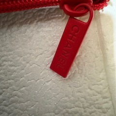 ②CHANELノベルティポーチの画像