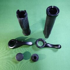 【新品】自転車用グリップ　バーエンドバー付き　牛角グリップ　ブルホーングリップの画像