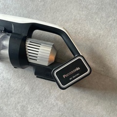 パナソニック スティッククリーナー コードレス サイクロン式 ホワイト MC-SBU530J-Wの画像