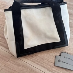 バレンシアガバッグ販売証明書付きの画像