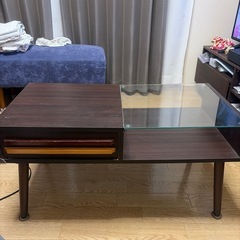 ソファの前に置く小ぶりのテーブルですの画像