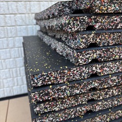 トレーニングマット　厚み25mm 約30枚+加工済(4枚) の画像