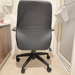 ニトリ ワークチェア グリッジ PVC BKの画像