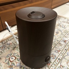 アロマ加湿器 THREEUP ／ダークウッド／超音波式・抗菌・小型の画像