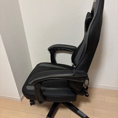 ゲーミングチェアの画像