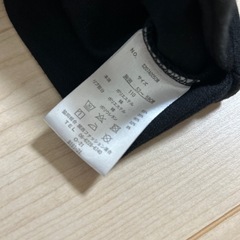 タグ付き　子供用　フードパーカー　110センチ　ブラック　薄手の画像